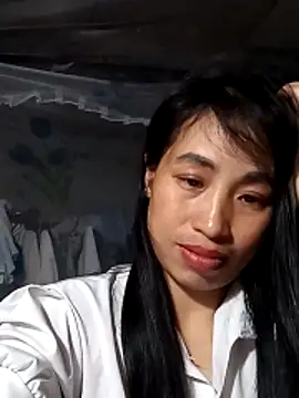 Snapshot of misa_00 chatting on 05-20-26, 04:35 misa 00 online show from 05-20-26, 04:35