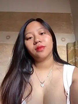 Snapshot of maianhcute chatting on 09-19-25, 12:45 maianhcute online show from 09-19-25, 12:45