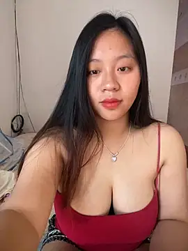 Snapshot of maianhcute chatting on 10-11-25, 02:00 maianhcute online show from 10-11-25, 02:00