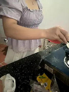 Snapshot of kem_2000 chatting on 10-04-25, 03:32 kem 2000 online show from 10-04-25, 03:32