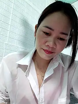 Snapshot of Singlemom69x chatting on 09-24-25, 03:32 Singlemom69x online show from 09-24-25, 03:32