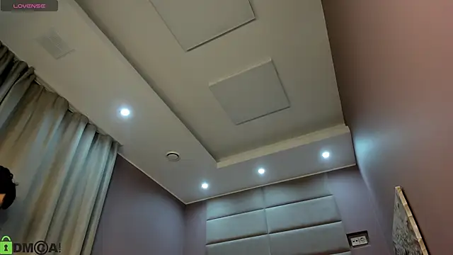 Adeline Perle online show from 10-15-25, 01:06