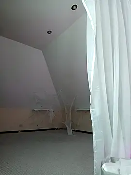 Liann Stark online show from 11-20-25, 06:24