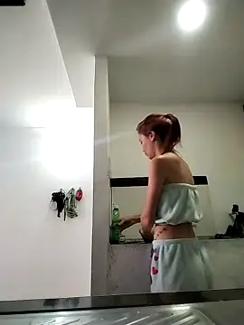 Snapshot of dulcelatin21 chatting on 10-11-25, 03:21 dulcelatin21 online show from 10-11-25, 03:21