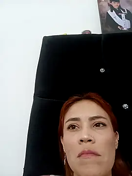 Snapshot of dulcelatin21 chatting on 10-19-25, 09:04 dulcelatin21 online show from 10-19-25, 09:04