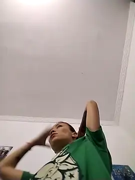 Snapshot of dulcelatin21 chatting on 10-25-25, 05:08 dulcelatin21 online show from 10-25-25, 05:08