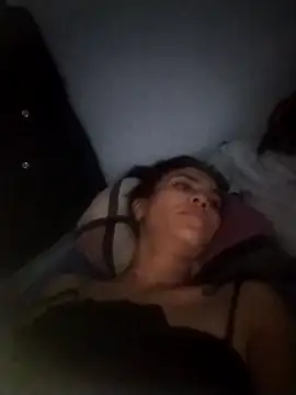 Snapshot of dulcelatin21 chatting on 11-28-25, 09:39 dulcelatin21 online show from 11-28-25, 09:39