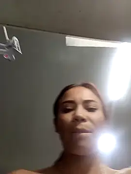 Snapshot of dulcelatin21 chatting on 12-16-25, 12:04 dulcelatin21 online show from 12-16-25, 12:04