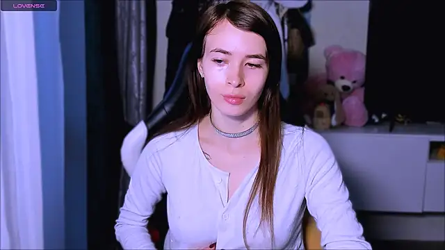 ZoyaMill online show from 10-10-25, 04:55