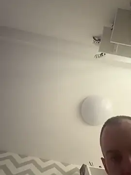 Snapshot of Seriy43 chatting on 11-15-25, 09:06 Seriy43 online show from 11-15-25, 09:06