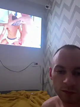 Snapshot of Seriy43 chatting on 11-17-25, 08:14 Seriy43 online show from 11-17-25, 08:14