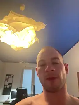 Snapshot of Seriy43 chatting on 11-20-25, 06:35 Seriy43 online show from 11-20-25, 06:35