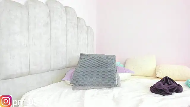 paula cosio online show from 10-04-25, 04:05