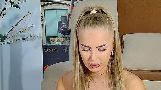 AubrieleRouj1 online show from 09-19-25, 03:13