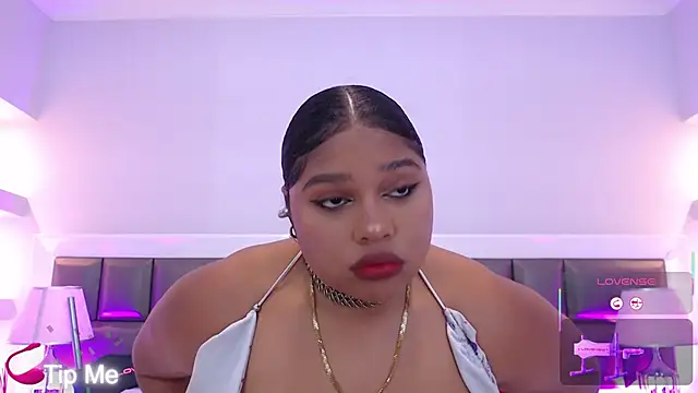 Snapshot of LennaEvans chatting on 11-12-25, 11:10 LennaEvans online show from 11-12-25, 11:10