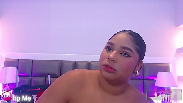 Snapshot of LennaEvans chatting on 11-28-25, 11:24 LennaEvans online show from 11-28-25, 11:24