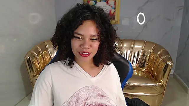 Snapshot of Canela_s1 chatting on 10-13-25, 08:09 Canela s1 online show from 10-13-25, 08:09