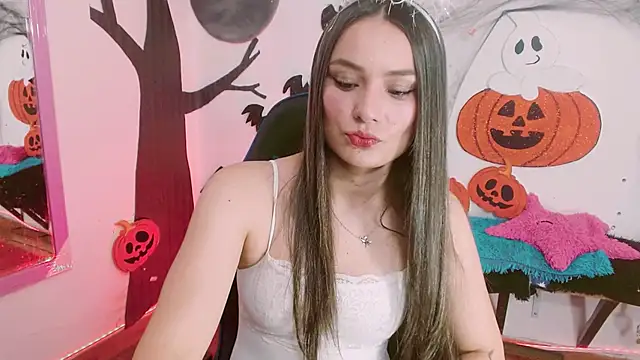 Snapshot of danna_888 chatting on 10-23-25, 07:12 danna 888 online show from 10-23-25, 07:12