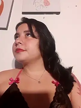 Snapshot of Yuli-27 chatting on 10-08-25, 03:15 Yuli-27 online show from 10-08-25, 03:15