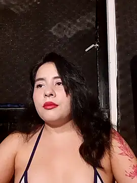 Snapshot of Yuli-27 chatting on 11-21-25, 10:52 Yuli-27 online show from 11-21-25, 10:52