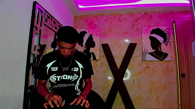 Snapshot of PRETTY_FEM chatting on 02-04-26, 01:22 PRETTY FEM online show from 02-04-26, 01:22