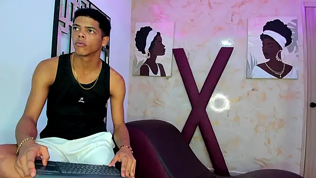 Snapshot of PRETTY_FEM chatting on 02-08-26, 01:31 PRETTY FEM online show from 02-08-26, 01:31