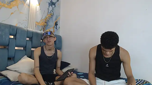 Snapshot of PRETTY_FEM chatting on 02-08-26, 07:39 PRETTY FEM online show from 02-08-26, 07:39