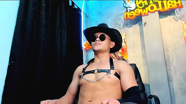 Snapshot of Manuel_FPG chatting on 10-28-25, 01:20 Manuel FPG online show from 10-28-25, 01:20