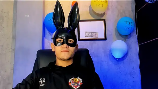 Snapshot of Manuel_FPG chatting on 11-24-25, 02:00 Manuel FPG online show from 11-24-25, 02:00