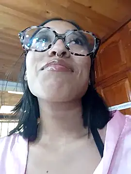 Snapshot of celeste_contreras chatting on 10-28-25, 04:09 celeste contreras online show from 10-28-25, 04:09