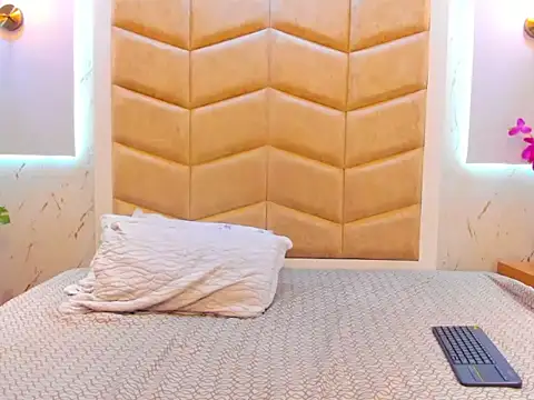 JanexHope online show from 11-14-25, 10:40