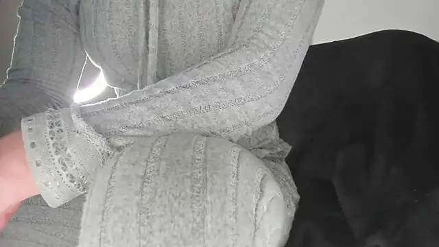 mila dash online show from 11-25-25, 01:27