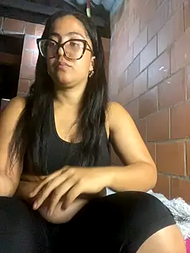 Jessyivonne online show from 09-19-25, 03:08