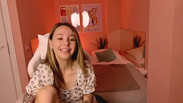 MiaGraham1 online show from 10-19-25, 05:13