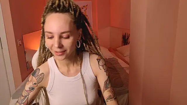 MiaGraham1 online show from 11-06-25, 08:21