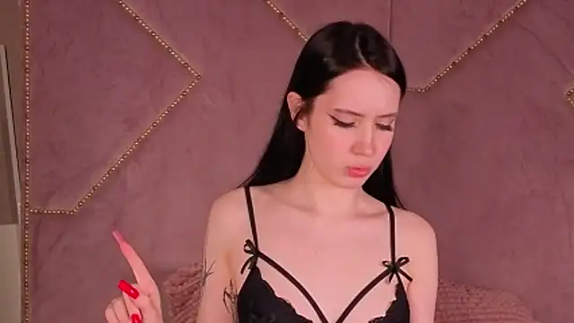 Snapshot of GraceMartinos chatting on 02-04-26, 11:49 GraceMartinos online show from 02-04-26, 11:49