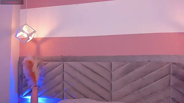 Snapshot of molly_zanderbond_ chatting on 10-23-25, 03:17 molly zanderbond  online show from 10-23-25, 03:17