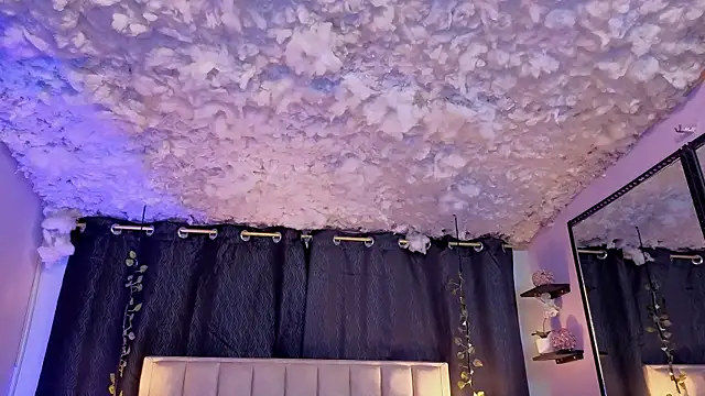 Snapshot of melody-rouss chatting on 09-18-25, 03:30 melody-rouss online show from 09-18-25, 03:30