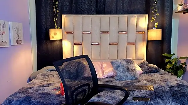 Snapshot of melody-rouss chatting on 09-20-25, 03:51 melody-rouss online show from 09-20-25, 03:51