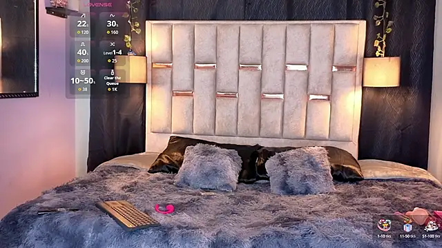 Snapshot of melody-rouss chatting on 10-15-25, 03:50 melody-rouss online show from 10-15-25, 03:50