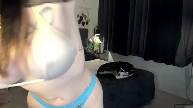 OliviaWho online show from 09-16-25, 12:00