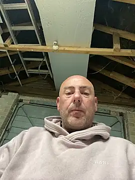 Richmcgee online show from 04-30-26, 07:20