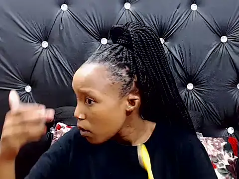 Snapshot of AppleAss02 chatting on 10-23-25, 08:18 AppleAss02 online show from 10-23-25, 08:18