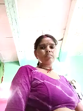 Snapshot of Sexy_queeny chatting on 09-13-25, 04:34 Sexy queeny online show from 09-13-25, 04:34