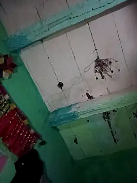 Snapshot of Sexy_queeny chatting on 09-17-25, 06:31 Sexy queeny online show from 09-17-25, 06:31