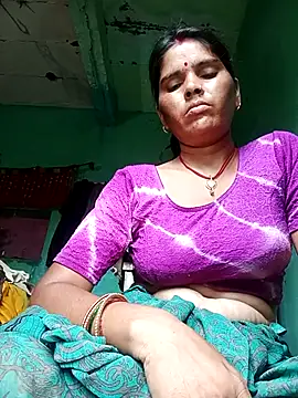 Snapshot of Sexy_queeny chatting on 09-19-25, 11:22 Sexy queeny online show from 09-19-25, 11:22