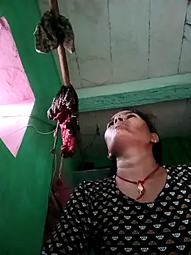 Snapshot of Sexy_queeny chatting on 09-28-25, 12:21 Sexy queeny online show from 09-28-25, 12:21