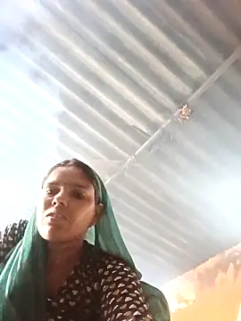 Snapshot of Sexy_queeny chatting on 09-29-25, 02:06 Sexy queeny online show from 09-29-25, 02:06