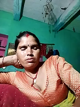 Snapshot of Sexy_queeny chatting on 10-20-25, 03:01 Sexy queeny online show from 10-20-25, 03:01