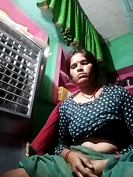 Snapshot of Sexy_queeny chatting on 10-28-25, 11:18 Sexy queeny online show from 10-28-25, 11:18